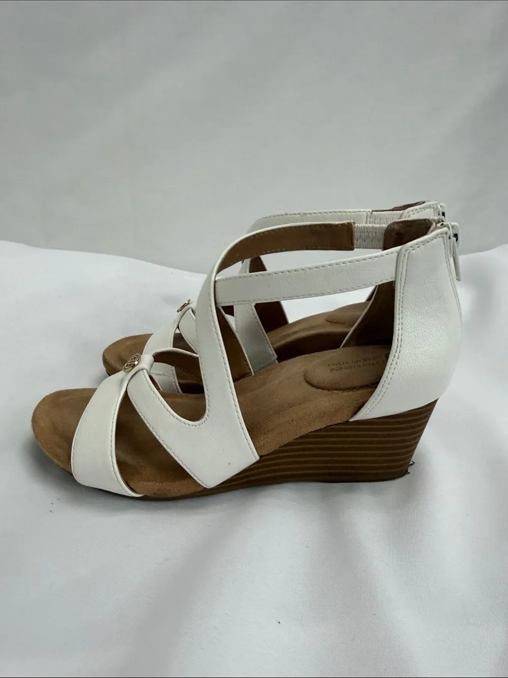 Giani Bernini White Strappy Wedge Sandals with Brown Wedge